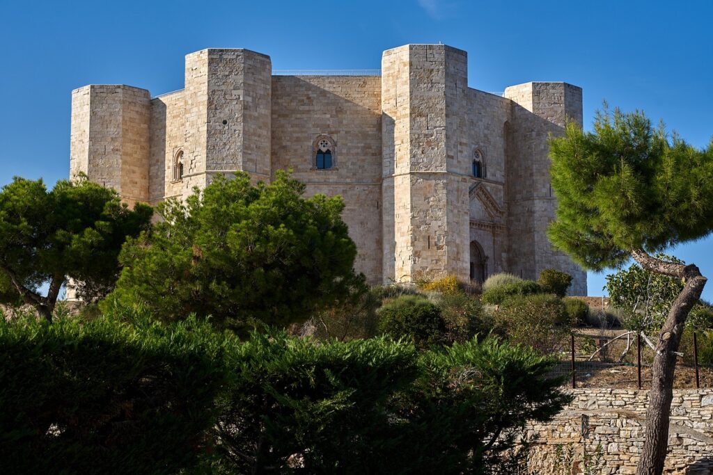 castel del monte, italy, puglia-4630488.jpg